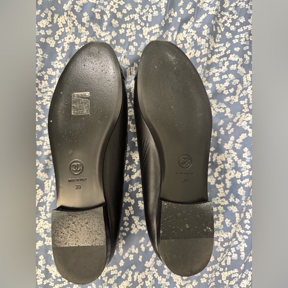 CHANEL Black Patent Cap-Toe Flats - Picture 9 of 11